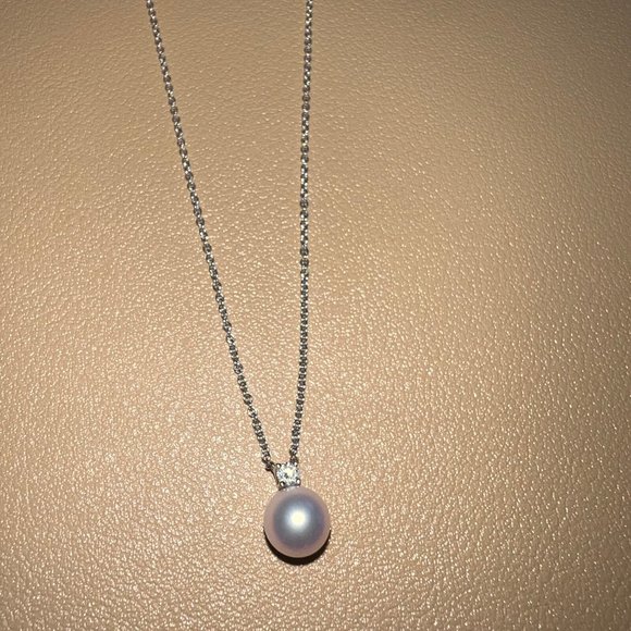 Tiffany Signature® Pearl Pendant - Picture 4 of 10